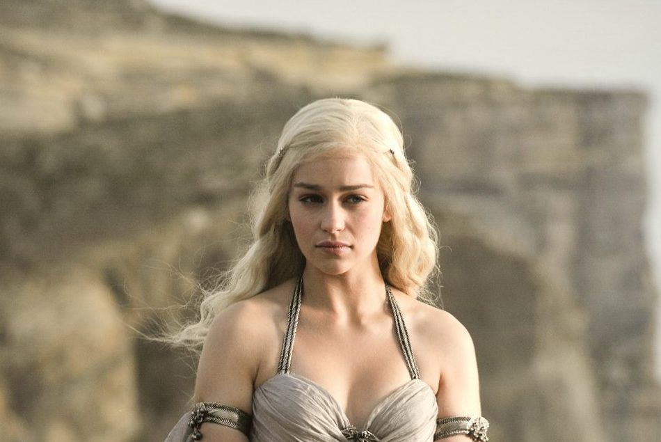 Game of Thrones : Emilia Clarke trouve les scènes de sexe réalistes et utiles