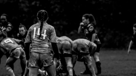 Sport féminin : qu'est-ce qui empêche les femmes de crever le plafond ?