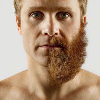 Vous ne devinerez jamais pourquoi cet homme n'a rasé que la moitié de sa barbe