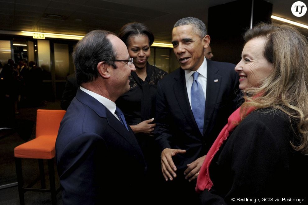 Valérie Trierweiler et François Hollande avec le couple Obama.