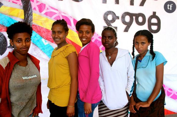 Les 5 jeunes femmes du groupe Yegna