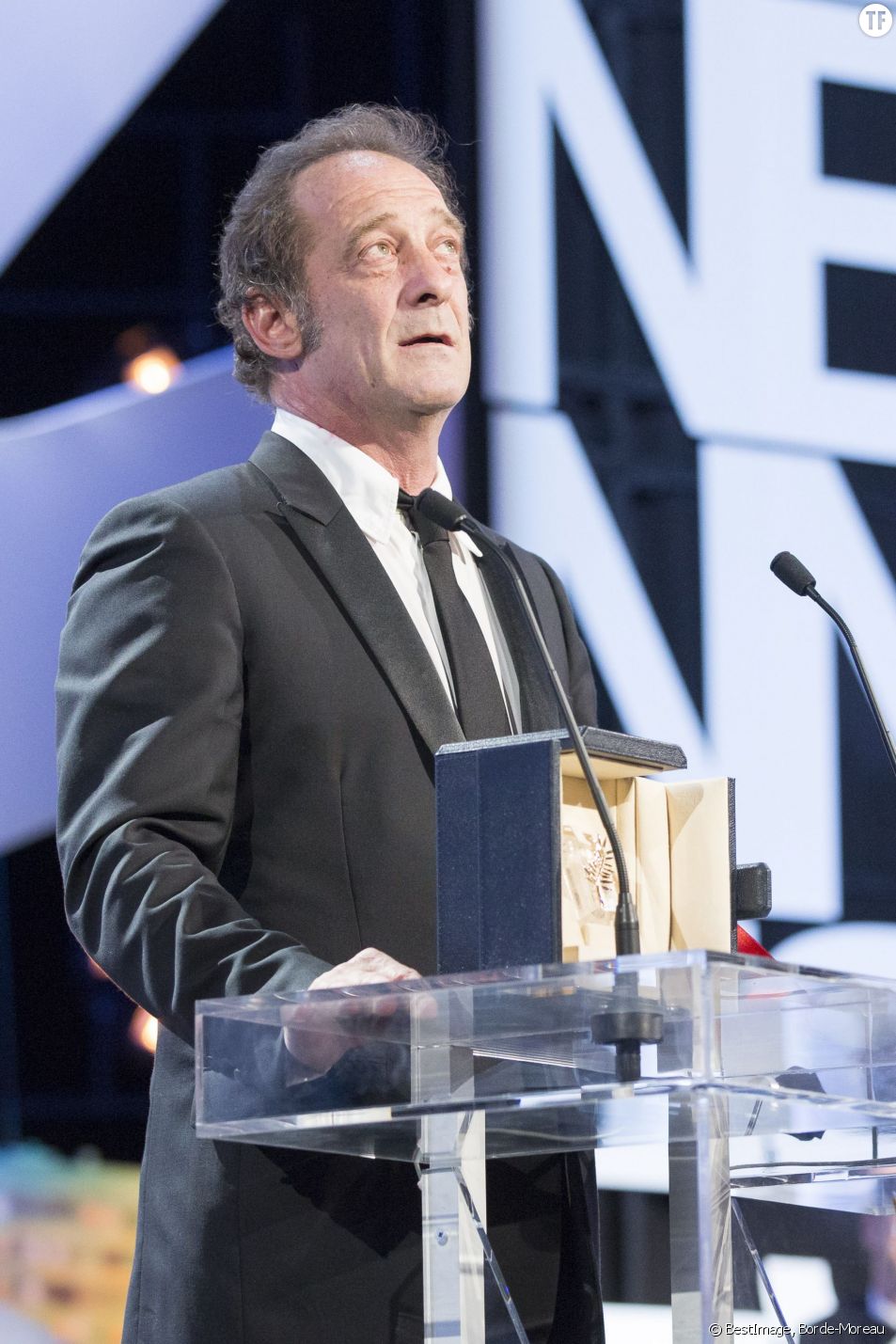 Vincent Lindon L Acteur Couronne A Cannes Fait Pleurer Twitter Video Terrafemina