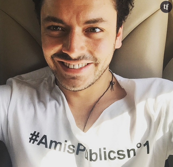 Kev Adams pendant le tournage du film "Amis Publics n°1"