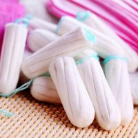 Les tampons devraient-il comporter un avertissement comme les paquets de cigarettes ?