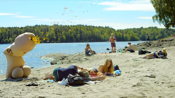 Un pénis, des paillettes : voici la campagne de prévention contre les MST la plus WTF du monde