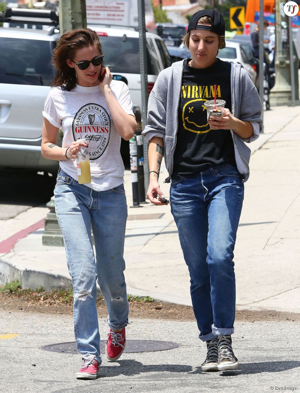 Kristen Stewart et son amoureuse Alicia Cargile à Silverlake le 6 juin 2015