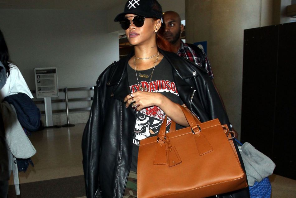 Rihanna à l'aéroport de Los Angeles le 14 juin 2015