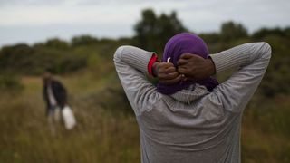 L'enfer des migrantes : comment survivre dans la jungle de Calais