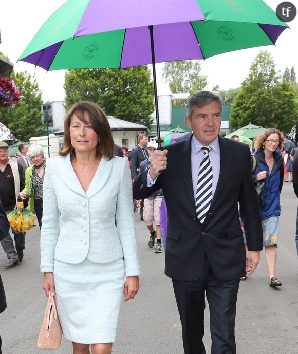 Carole et Michael Middleton seraient au bord du divorce, seulement quelques semaines après le baptême de la princesse Charlotte...