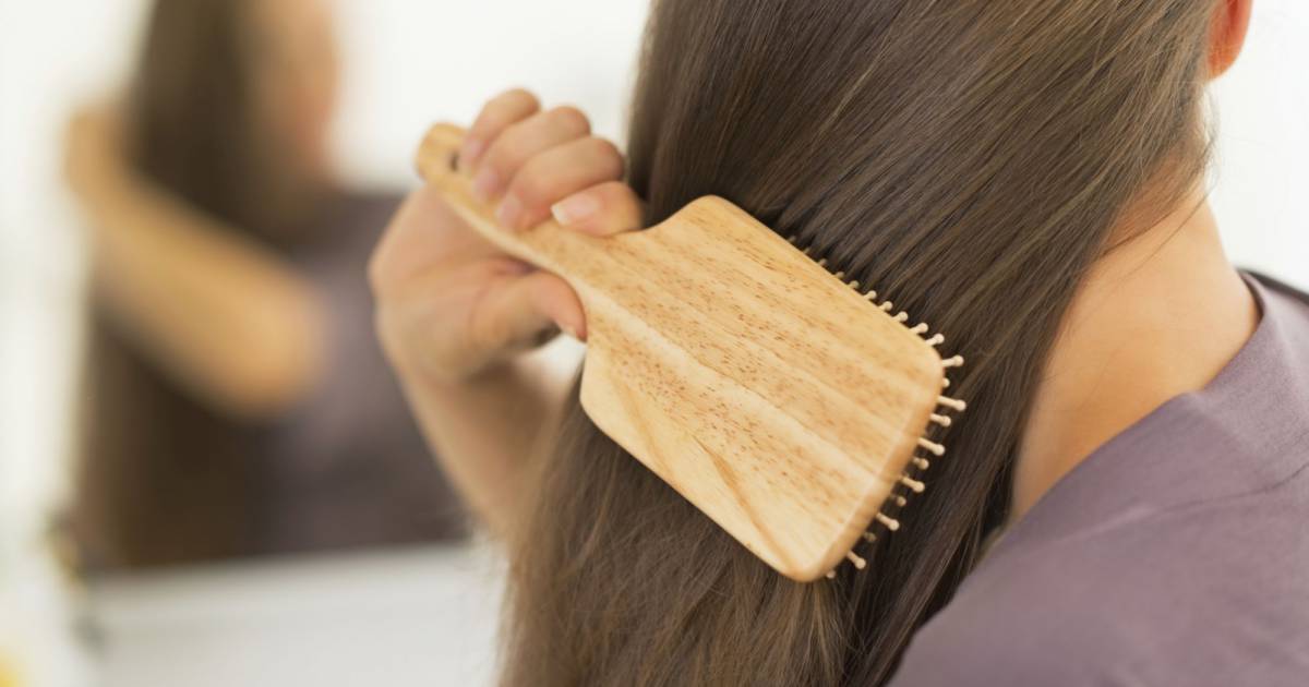 Chute de cheveux : 7 astuces pour la ralentir - Terrafemina