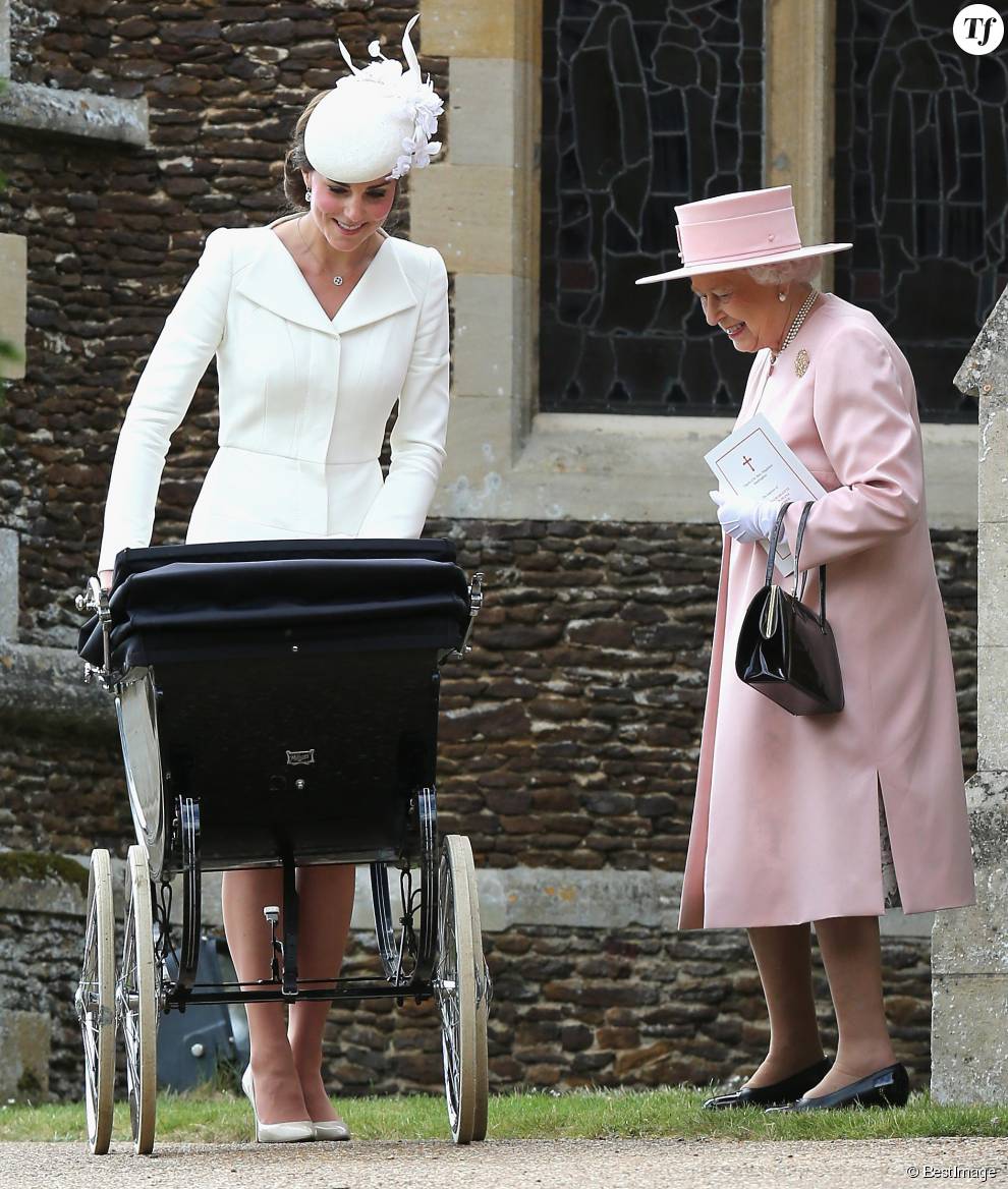 La princesse Charlotte vient à peine de se faire baptiser et Kate Middleton pense déjà à faire un troisième enfant !