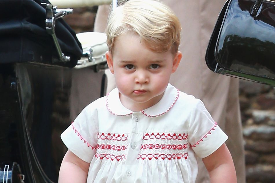 Le prince George de Cambridge après le baptême de la princesse Charlotte de Cambridge, le 5 juillet 2015. 