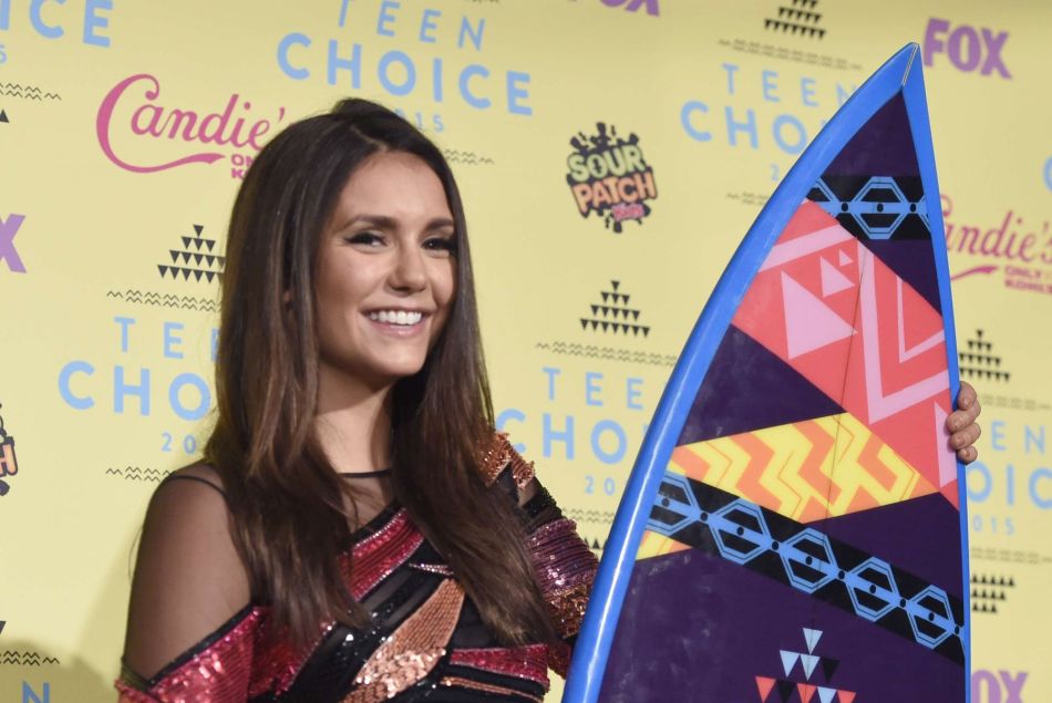 Nina Dobrev aux Teen Choice Awards 2015