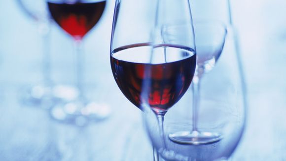 Cancer du sein : un verre de vin par jour augmenterait les risques