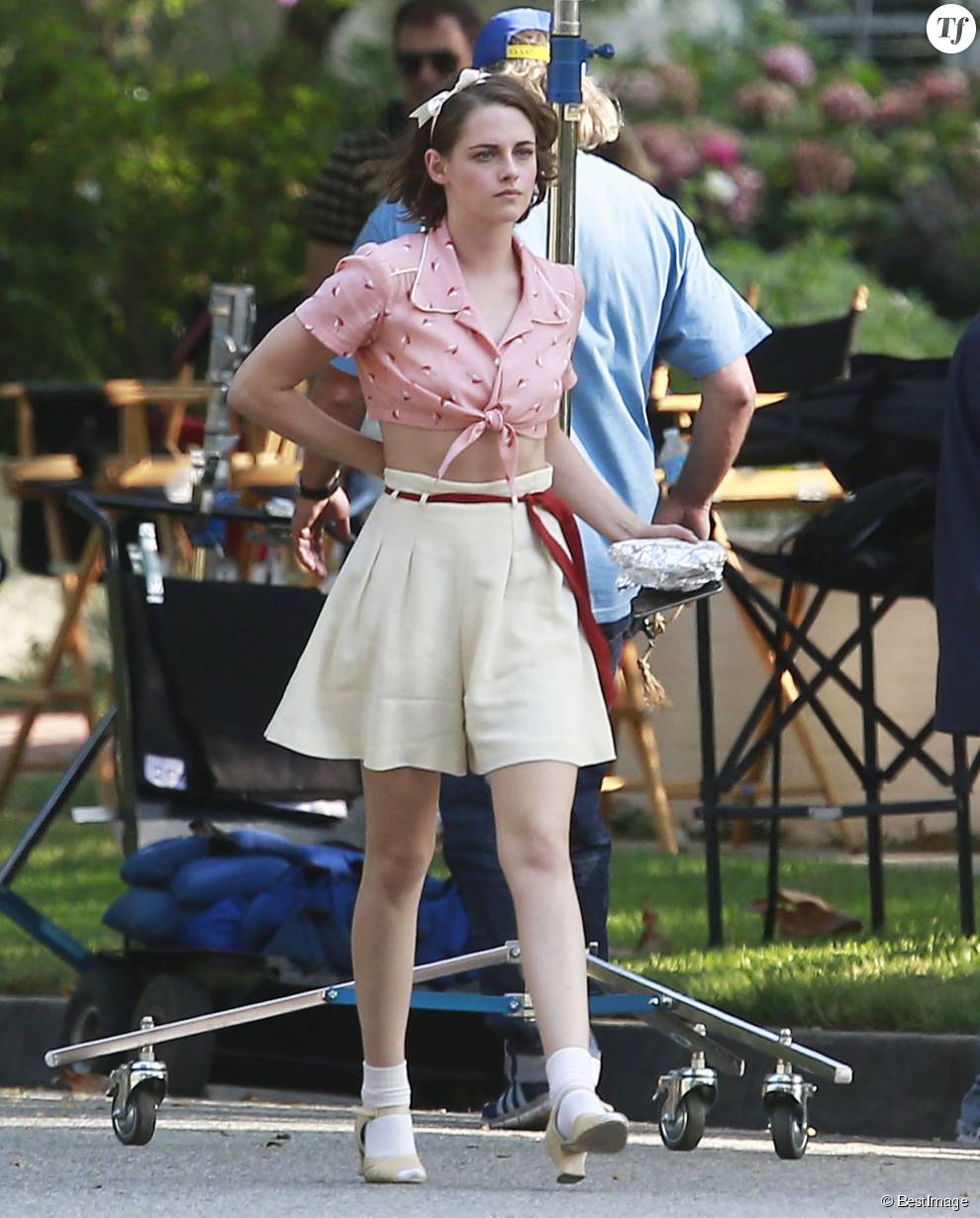 Kristen Stewart et son look baby doll sur le tournage de son nouveau film