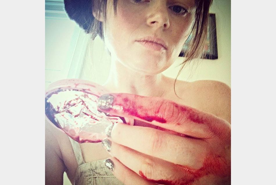 Louelle Denor a du faire face à un flot d'insultes, après la publication de sa coupe menstruelle en sang sur Instagram.