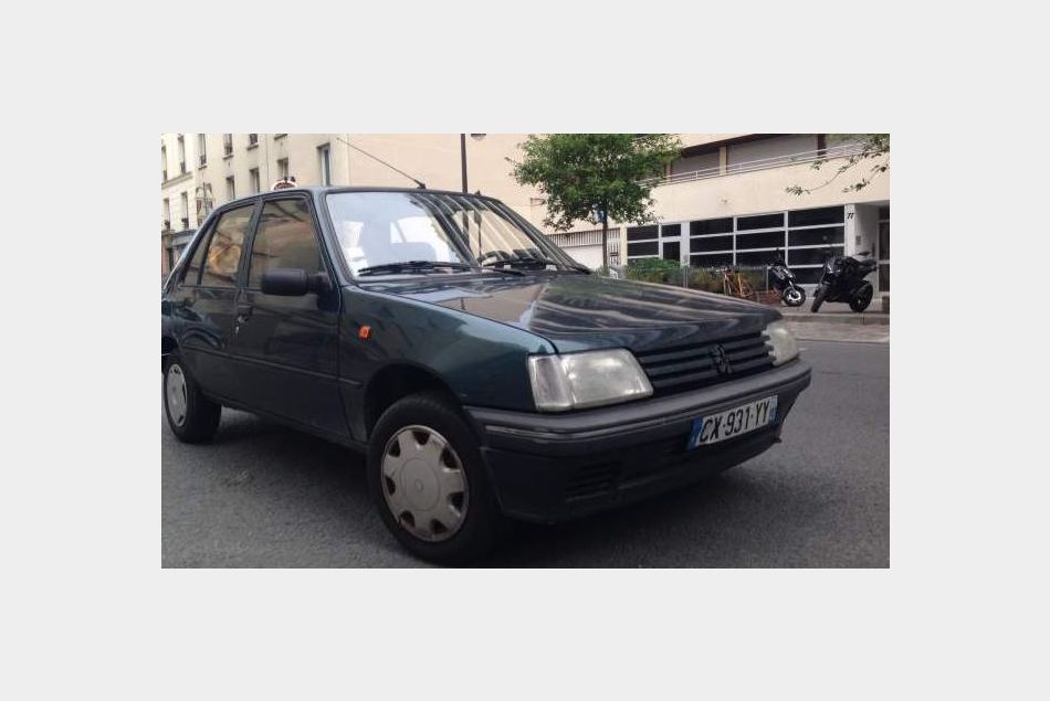 Une voiture Peugeot 2015 à vendre