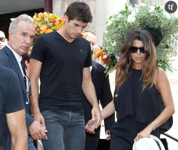  Yoann Gourcuff et sa compagne Karine Ferri - A Cannes, les sportifs rendent un dernier hommage à Tiburce Garou le 10 juillet 2015. 