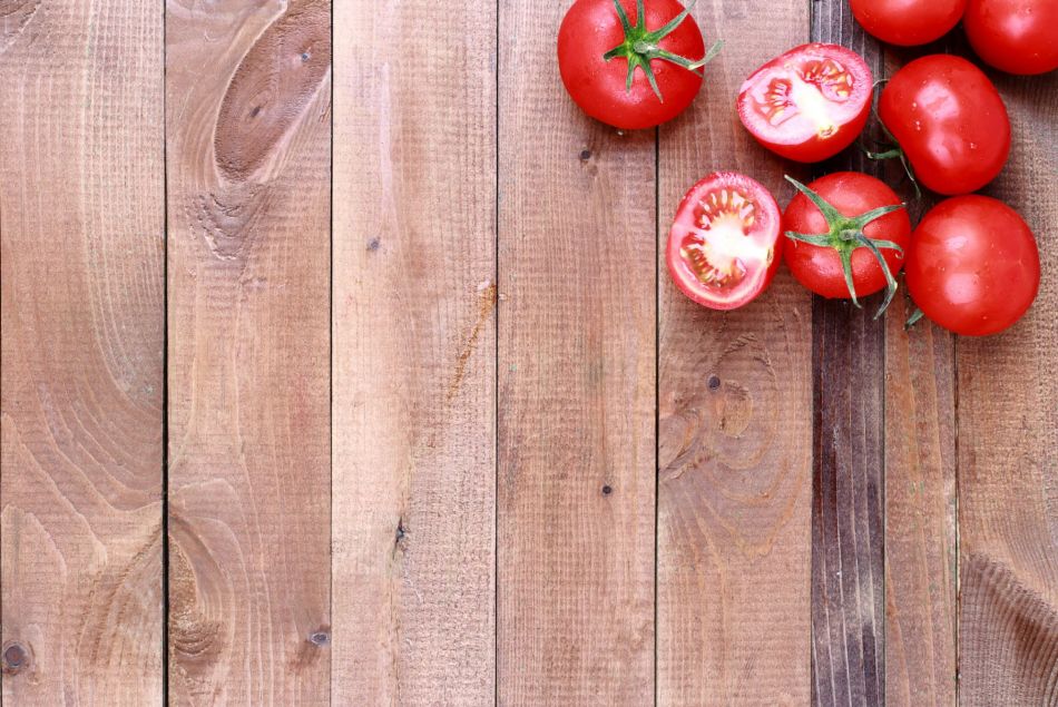 Comment monder / éplucher une tomate ?