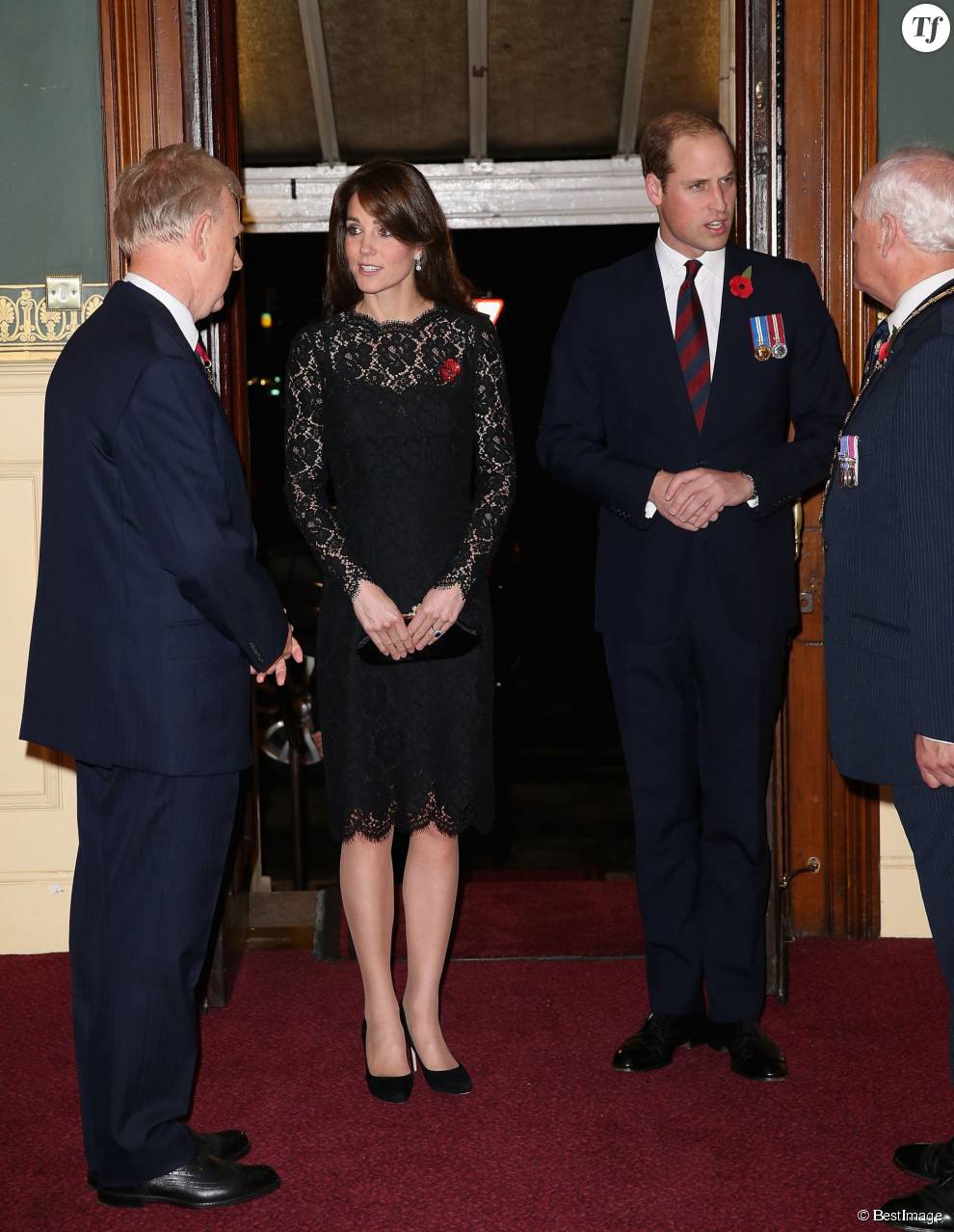 Kate et William reçoivent leurs invités au festi­val Royal Remem­brance