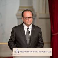 Attentats de Paris : en quoi consiste l'état d'urgence décrété par François Hollande ?