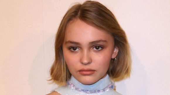 Lily-Rose Depp crée la polémique après les attentats à Paris (photo)