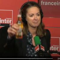 Charline Vanhoenacker rend hommage aux enfants du rock