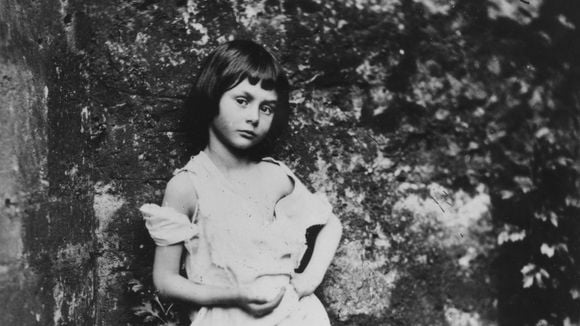 Cette petite fille était-elle la véritable Alice au pays des merveilles ?