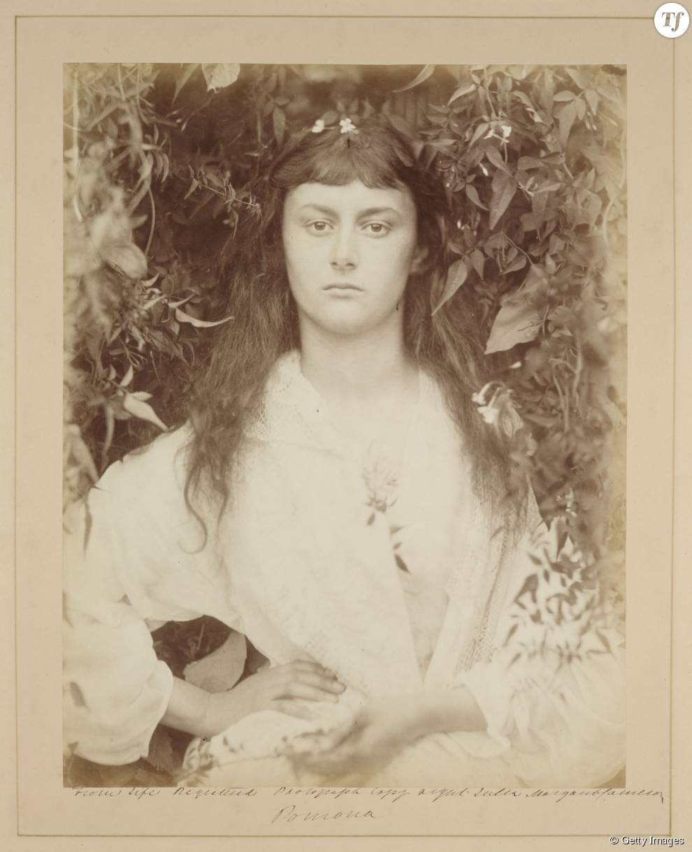   Alice Liddell photographiée en 1872 par Julia Margaret Cameron 