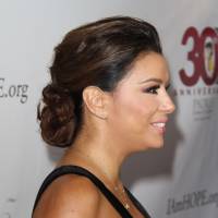 Tuto coiffure : comment faire un chignon lâche façon Eva Longoria ? (Vidéo)