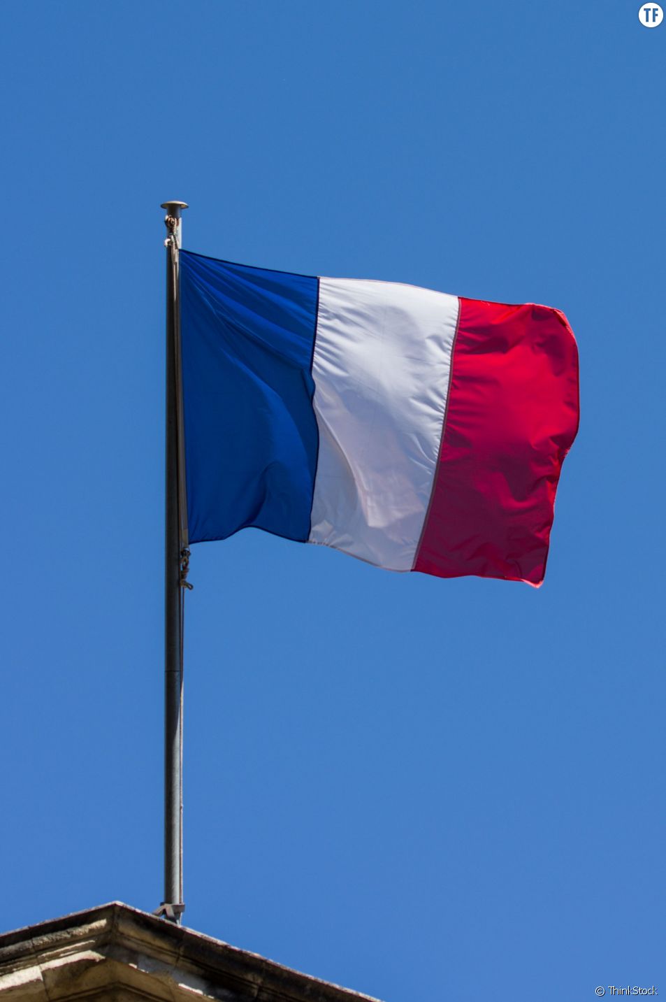 Ou Acheter Un Drapeau Francais Tricolore Sur Internet Et Ailleurs Terrafemina