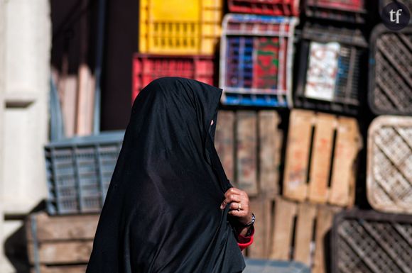 Une femme portant le niqab