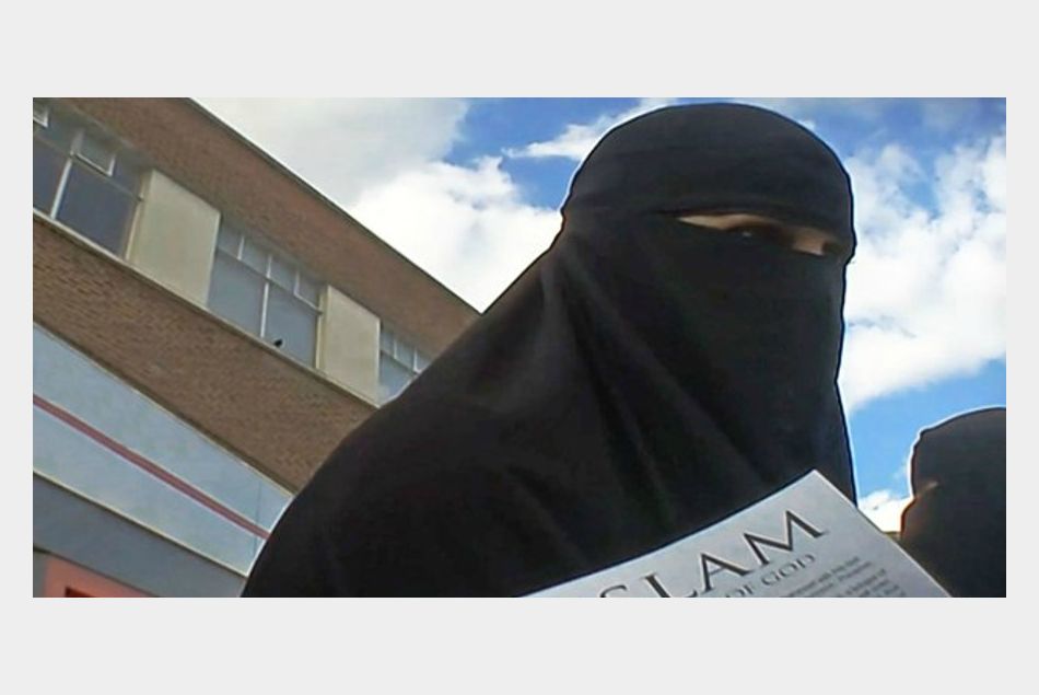 Capture du documentaire : "Isis: The British Women Supporters Unveiled"
