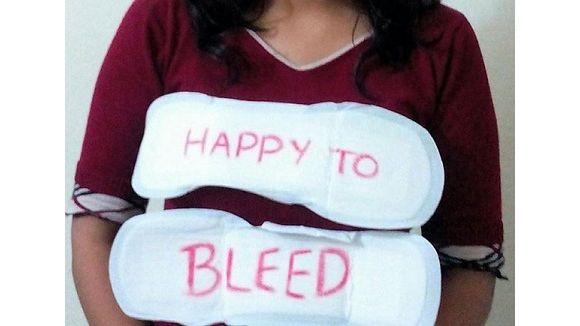 "Nous saignons, acceptez-le" : cette étudiante combat le tabou des menstruations en Inde