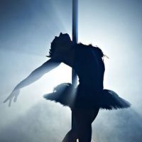 Elena Gibson, la ballerine qui réinvente le pole dance