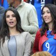 Ludivine Sagna (la femme de Bacary Sagna) et Jennifer Giroud (la femme d'Olivier Giroud) lors du match du quart de finale de l'UEFA Euro 2016 France-Islande au Stade de France à Saint-Denis, France le 3 juillet 2016