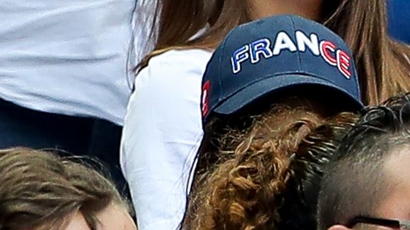 Antoine Griezmann : sa copine Erika dans les tribunes pour le consoler après la finale (photos)