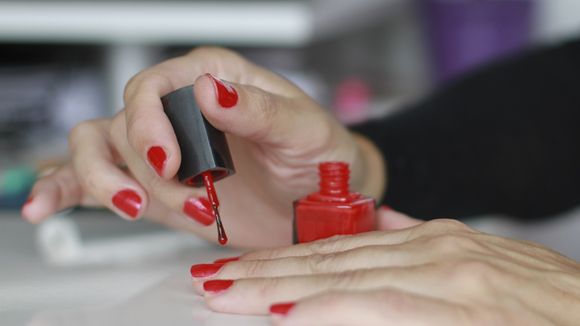 Vernis semi-permanent : comment le poser soi-même à la maison ?