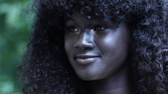 Khoudia Diop : harcelée pour sa couleur de peau, elle devient top-model