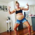 La boxeuse   Caley Reece continue l'entraînement malgré sa grossesse   