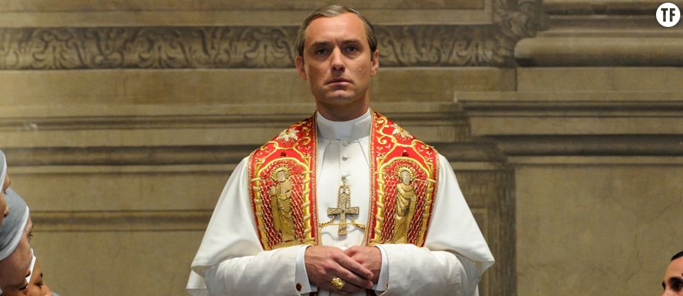 Jude Law jeune pape sexy dans The Young Pope