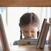 15 idées pour ranger les livres des enfants dénichées sur Pinterest