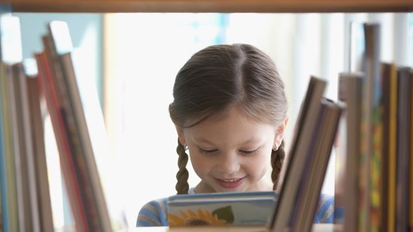 15 idées pour ranger les livres des enfants dénichées sur Pinterest