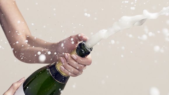 Vous avez toujours ouvert une bouteille de champagne de la mauvaise manière