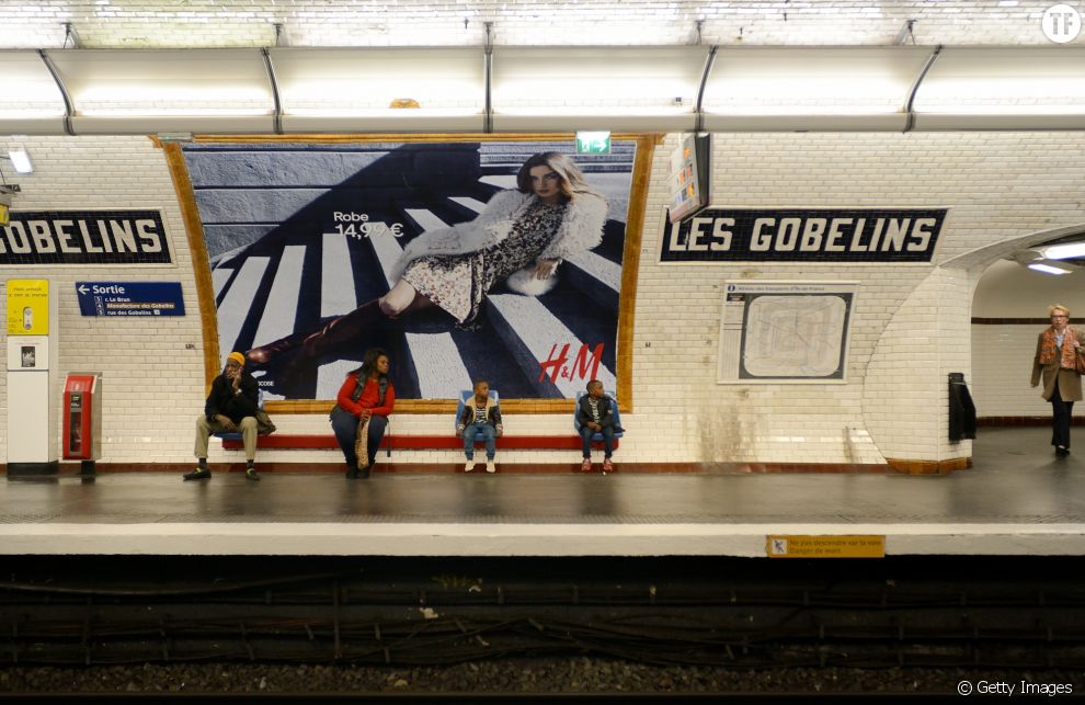 Le collectif Stop Harcèlement de Rue interpelle Anne Hidalgo et Valérie Pécresse au sujet des publicités sexistes dans les transports en commun.