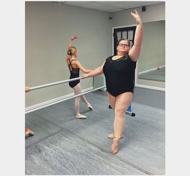 Cette jeune ballerine pulvérise les stéréotypes du corps de danseuse -  Terrafemina