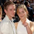 Emma Watson et son petit frère en 2007
