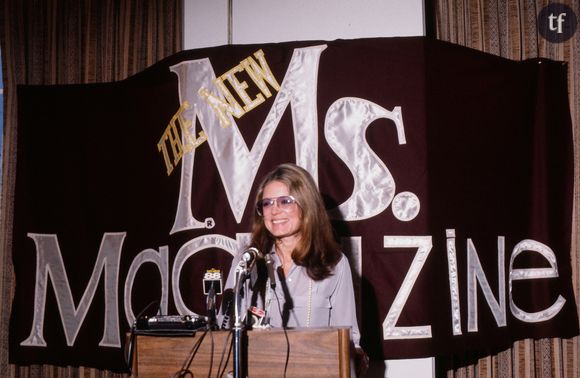 Gloria Steinem à une conférence de presse à propos du magasine Ms.