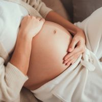 Oui, les femmes enceintes peuvent transmettre le Covid-19 au foetus