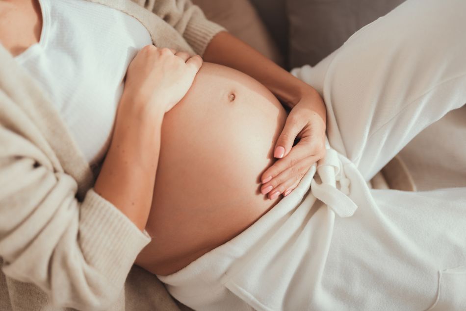 Oui, les femmes enceintes peuvent transmettre le Covid-19 au foetus